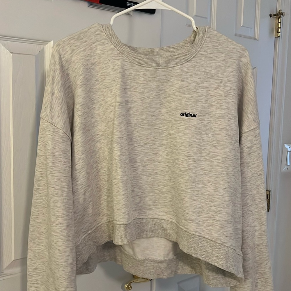 Divided h&m “original” cropped crewneck. XXL